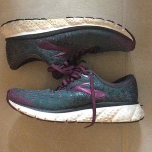 Brooks Glycerin 17 running shoes, Sz 9
